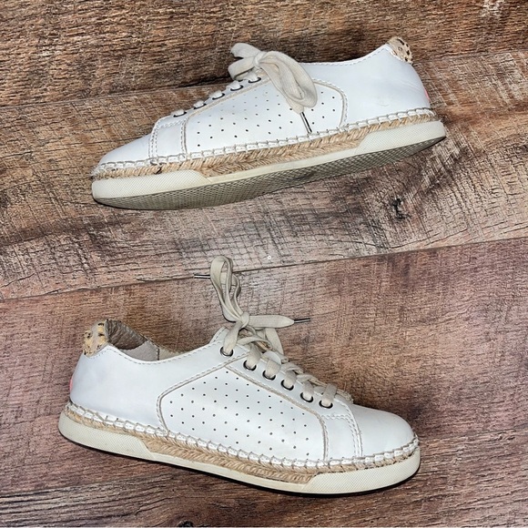 Dolce Vita Morris Sneakers - Picture 9 of 11
